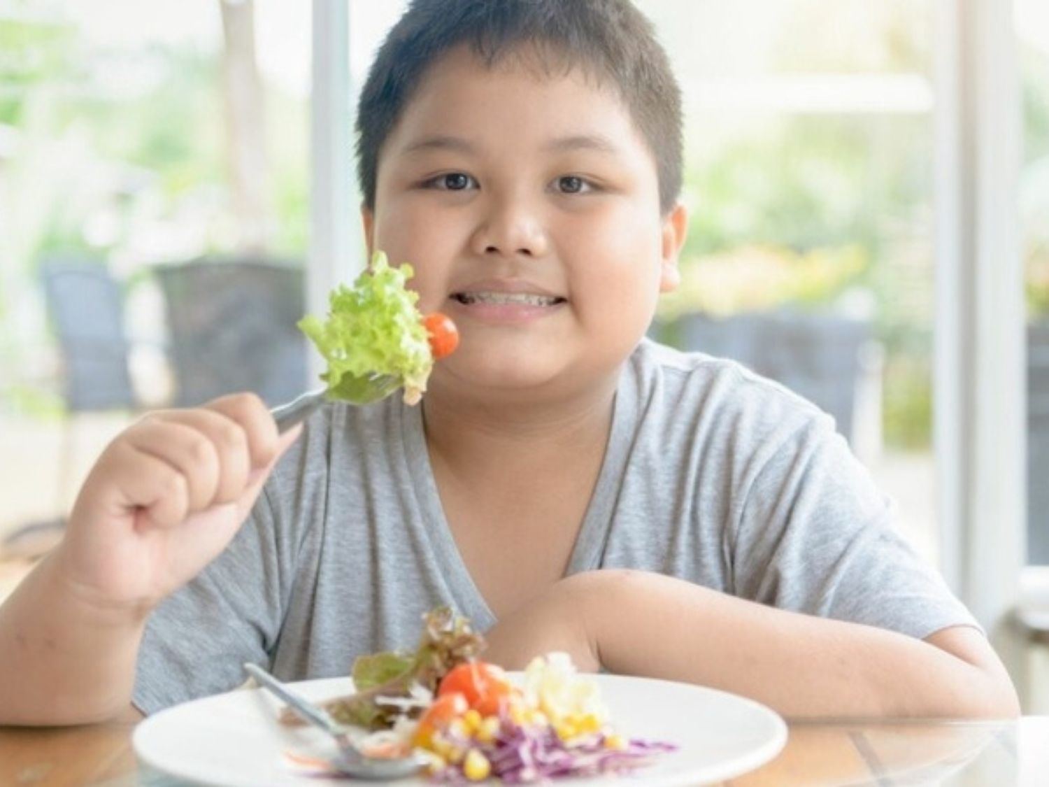 Nhu cầu năng lượng ở trẻ khác nhau nên cần xây dựng chế độ ăn uống giảm cân phù hợp