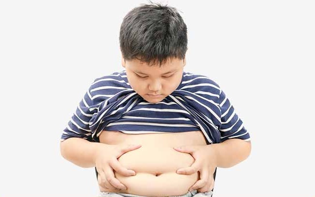 Không nên trêu chọc hoặc nói những lời khó nghe về cân nặng của trẻ