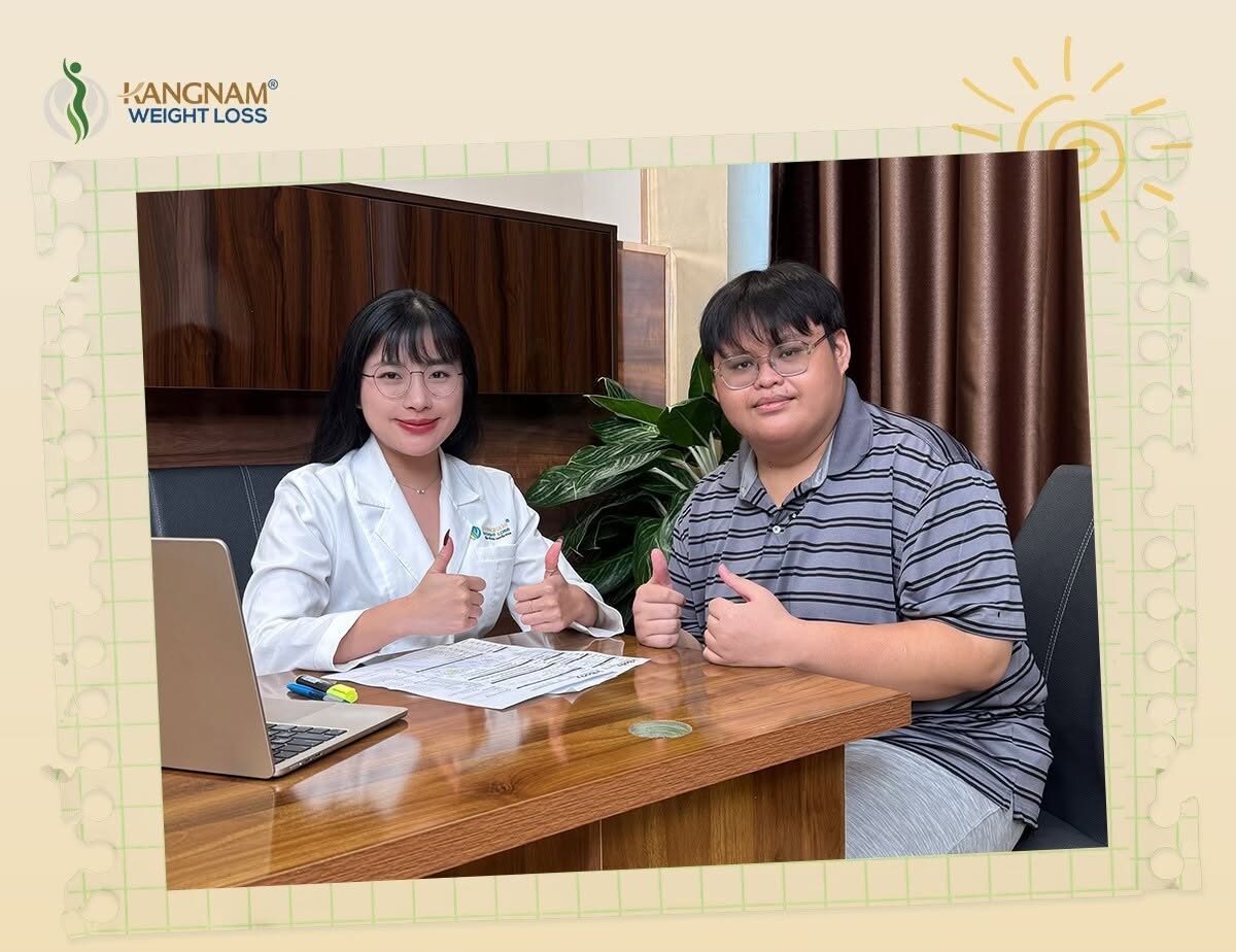 Thăm khám với bác sĩ chuyên khoa để đánh giá các chỉ số của trẻ